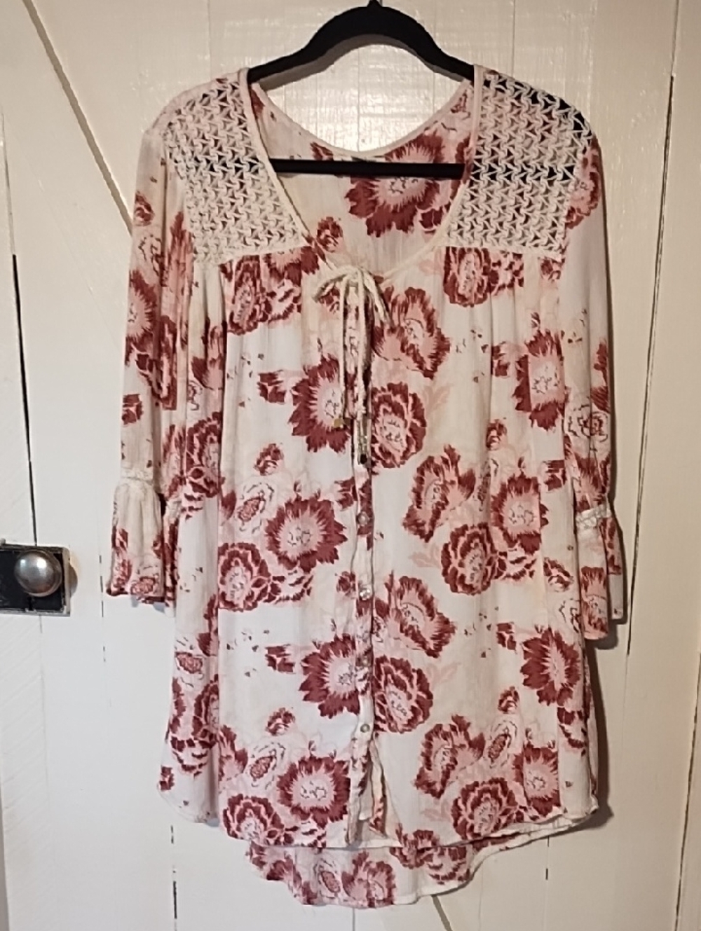 Billabong Cream Dress with Dusty Rose Floral Print VGC Medium.
